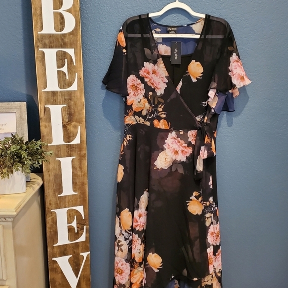 City Chic Tuscan True Wrap sz 20 / L (2x) - Picture 1 of 4